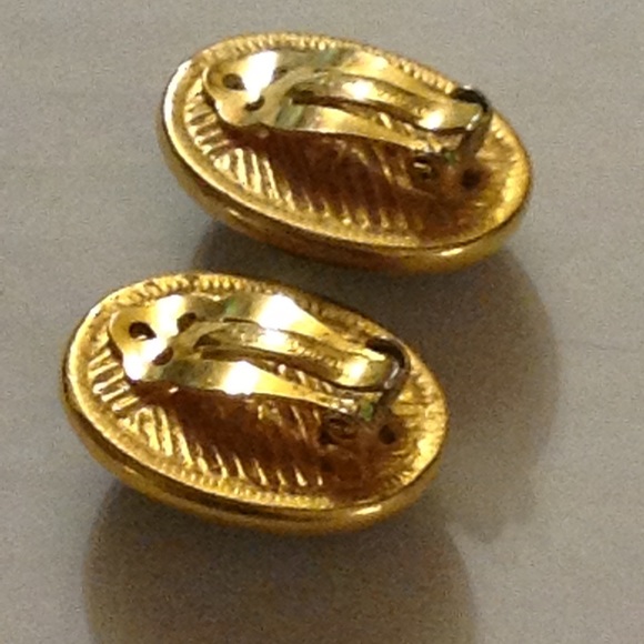 Ben Amun VTG Designer Scarab Clip Earrings - Picture 5 of 8